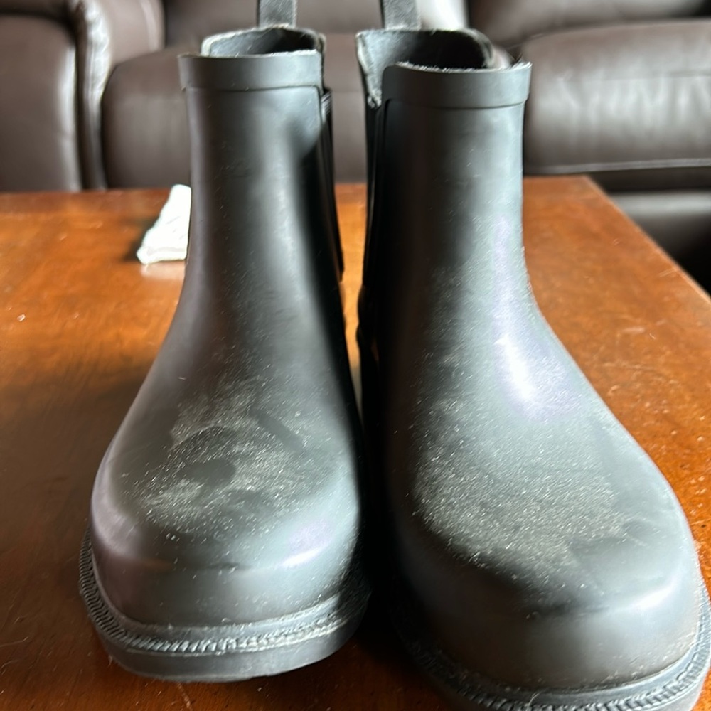 Madewell Chelsea Rain Boot Size 11, good condition worn only a few times.